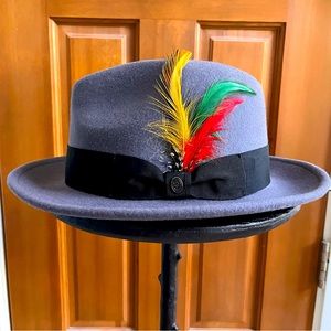 NEVER WORN - ORIGINAL BOX. Crushable Wool Pinch Crown Fedora in Grey Wool Felt